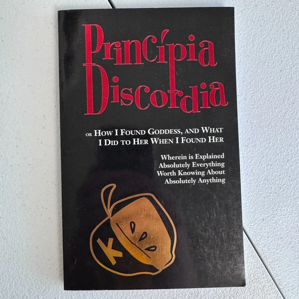 Principia Discordia: Or How I Found Goddess (Steve Jackson Games, 1994) used pbk